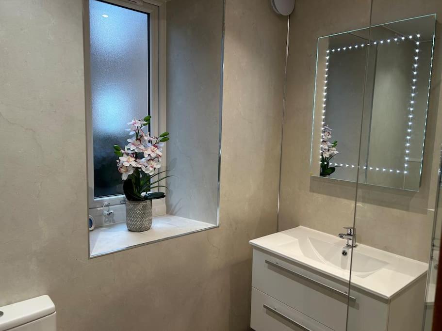 Spacious 2 Bedroom Flat In Heart Of Ballater Eksteriør billede